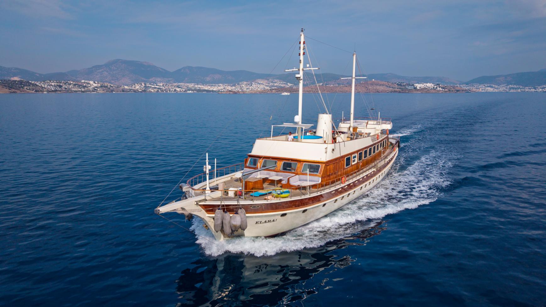 Motor Yacht Elara 1
