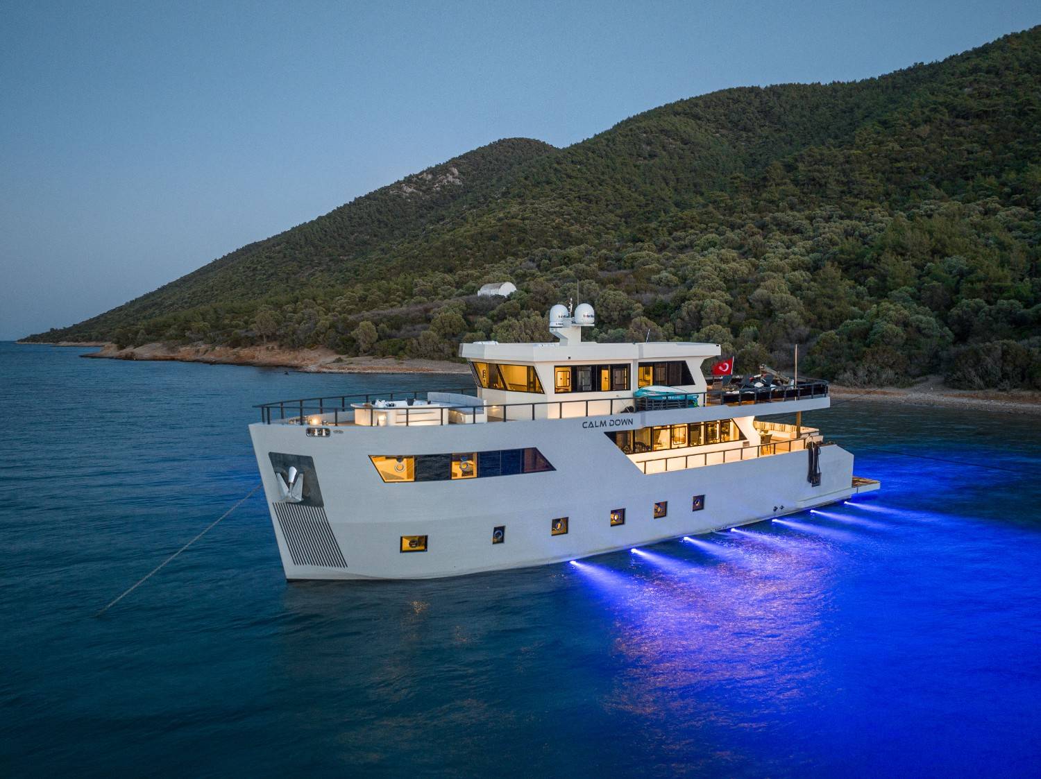 Le yacht « Trawler » « Calm Down »