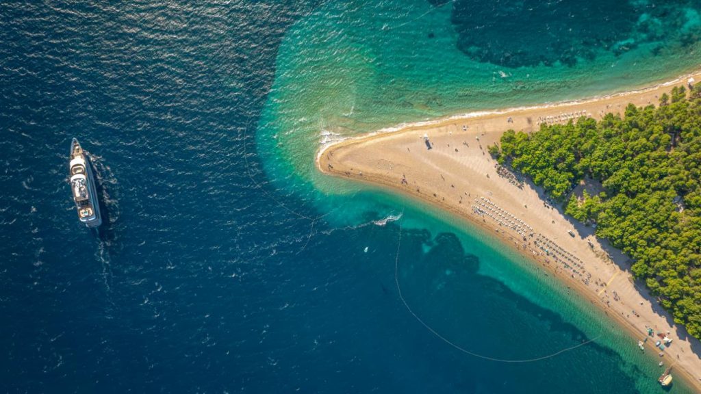 luxury motor- yacht charter brac croatia