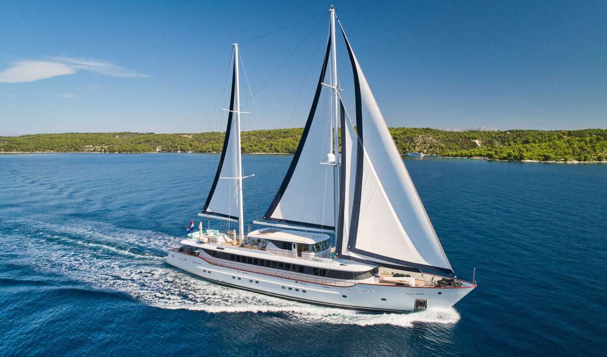 Motorsailer Yacht Omnia