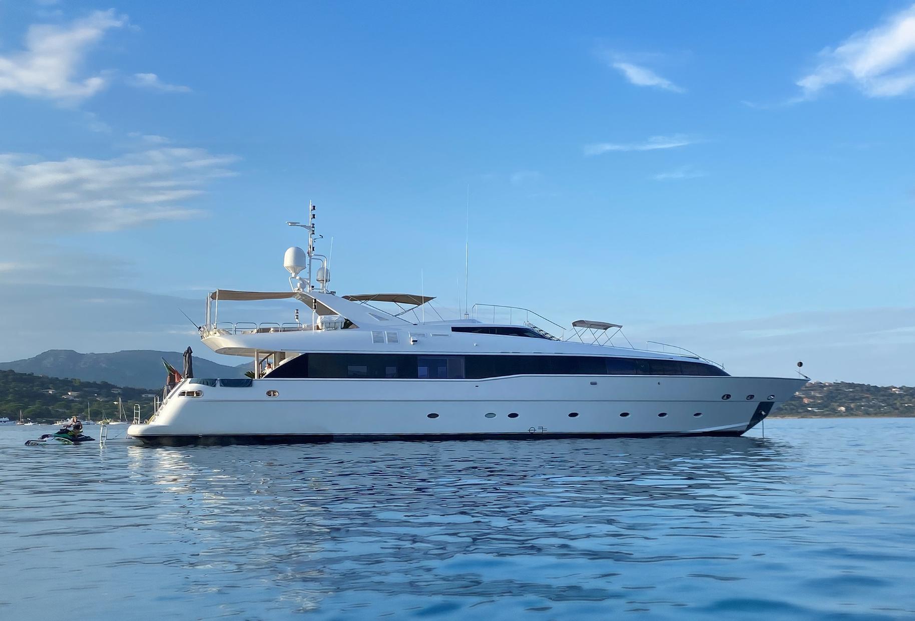 Yacht a motore Brooklyn