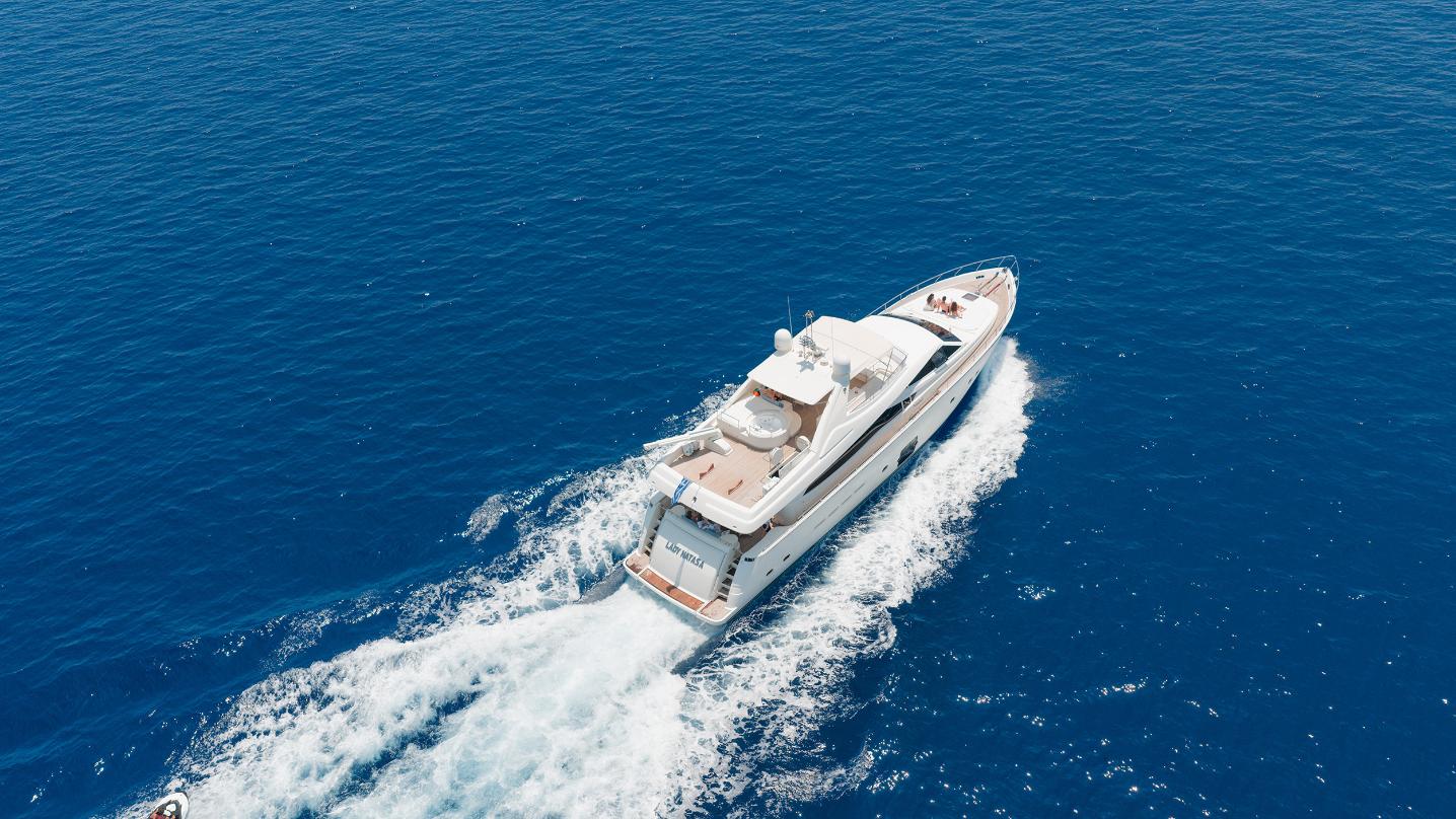 Yacht a motore Natasa