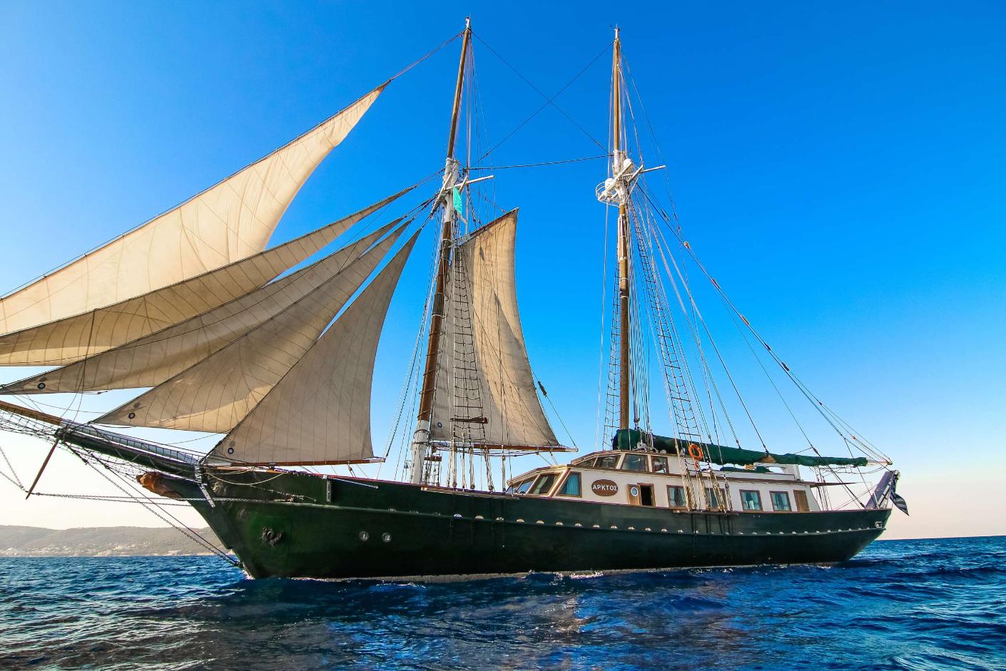 Yacht a motore Arktos