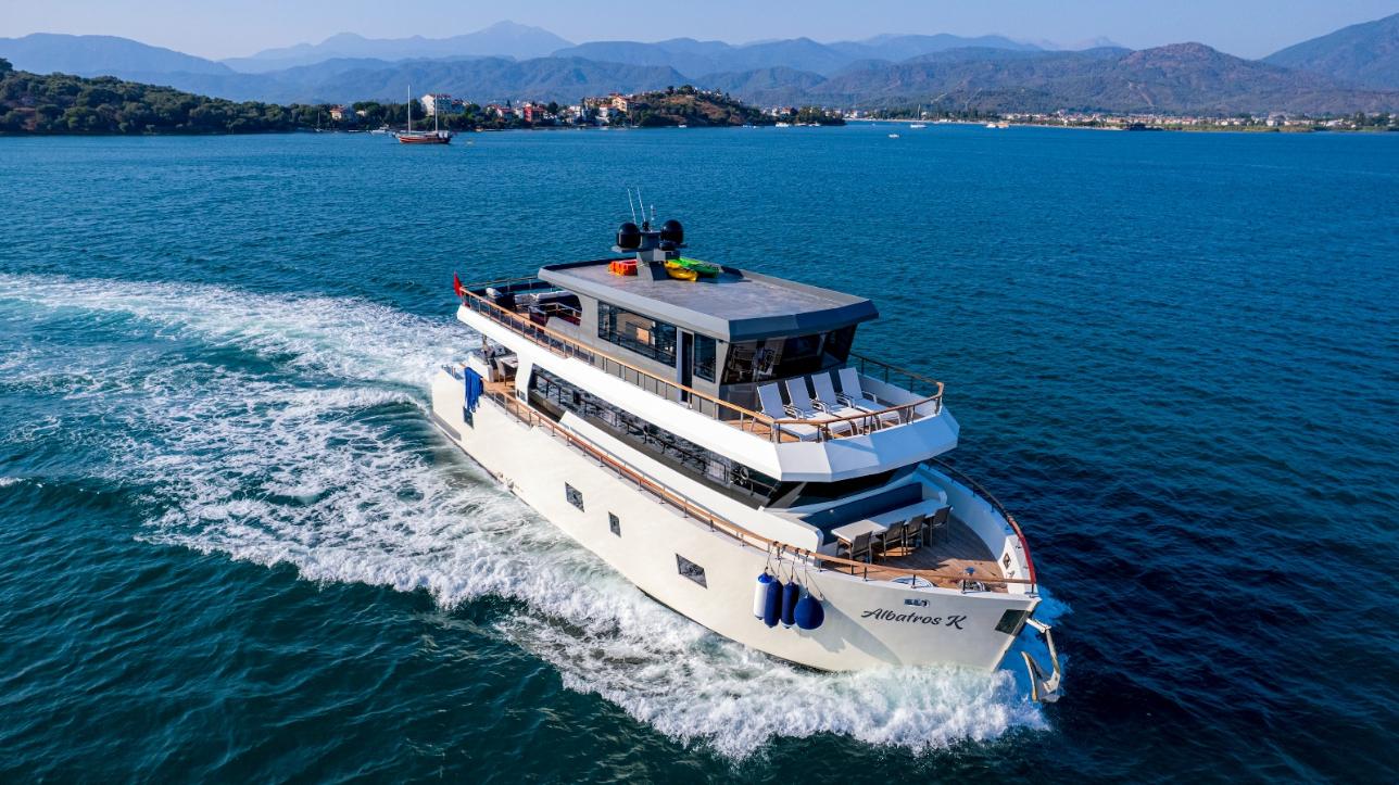 Yate de arrastre Albatros Explorer